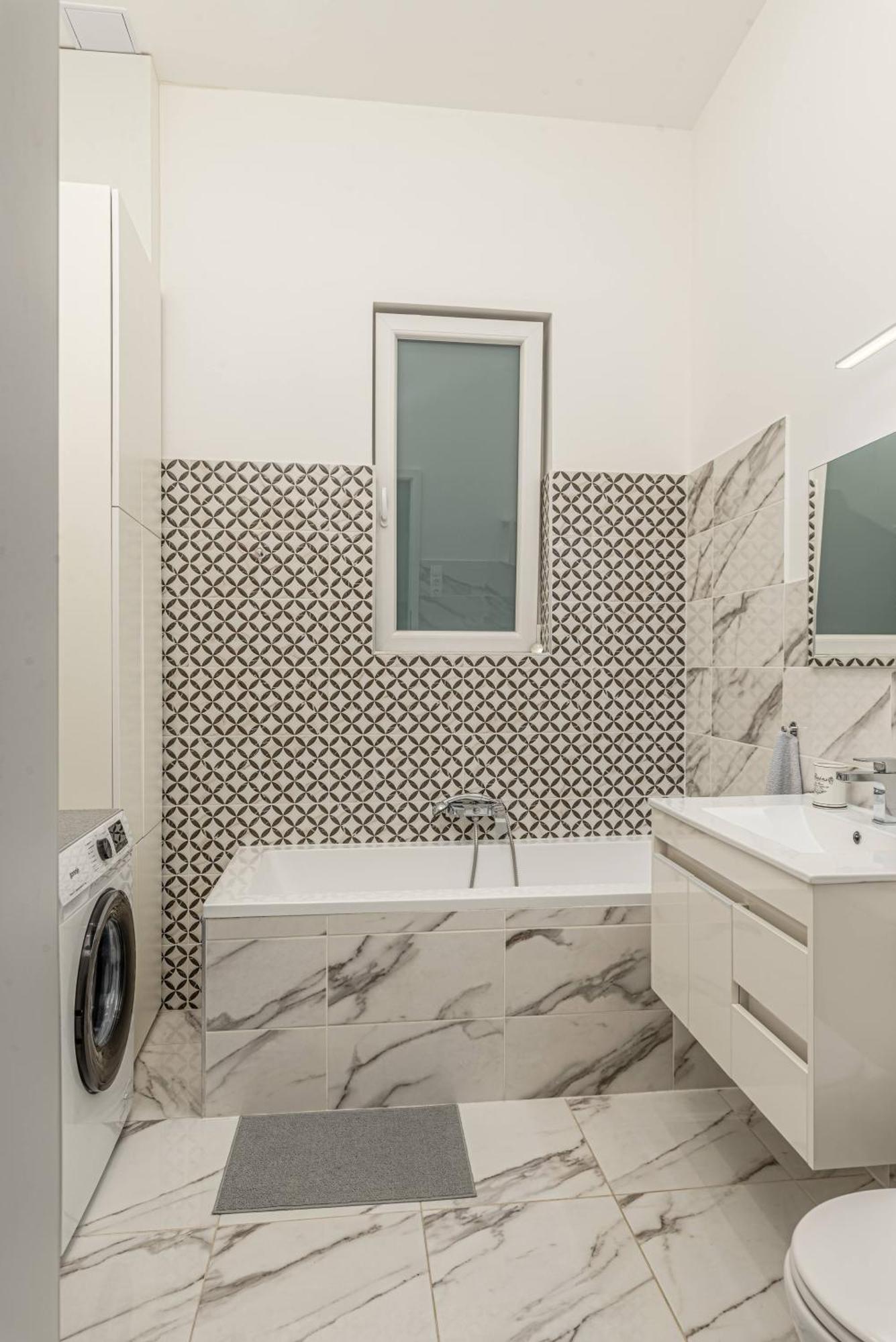 Apartment With 2 Bedrooms Near Gellert Thermal Bath بودابست المظهر الخارجي الصورة